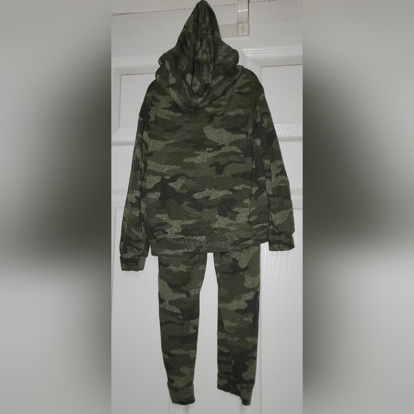 Baby Gap Camo 2 Piece - Picture 3 of 9